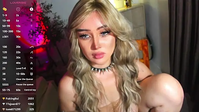 Miss_solenheu's Webcam Show