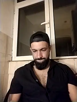 Tommy_Porn_: διαδικτυακό σόου στην κάμερα