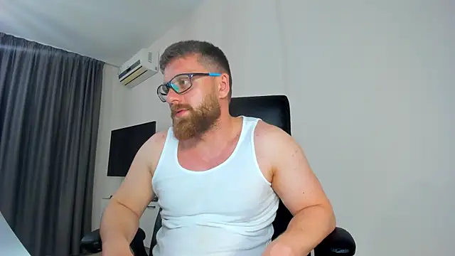 Findom_guy élő XXX-chatje