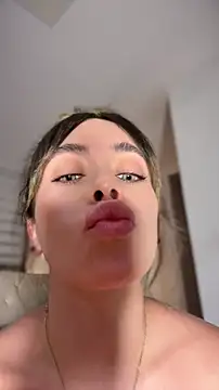 Holli_woul Obrolan Langsung XXX