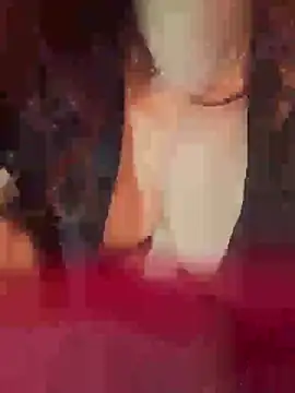 Bella-Khaliifa élő XXX-chatje