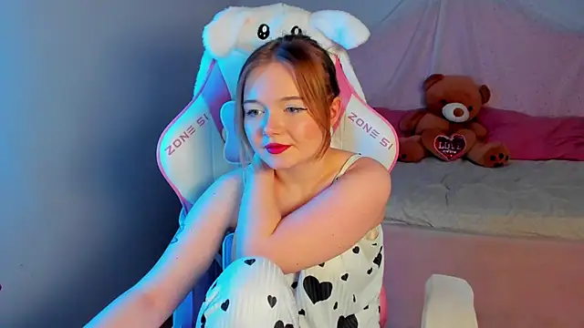 ElinaVale élő XXX-chatje