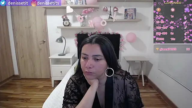 DenisseTits Chat XXX in diretta