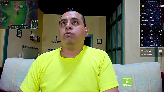 عرض كام brad_latino