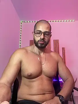 Show modela magnumchris na web-kameri