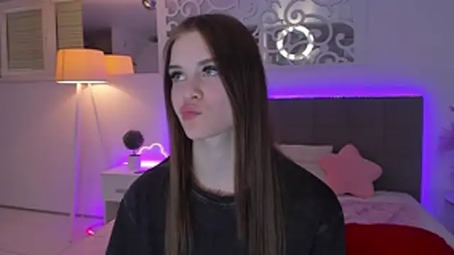 LuisaClover লাইভ XXX চ্যাট