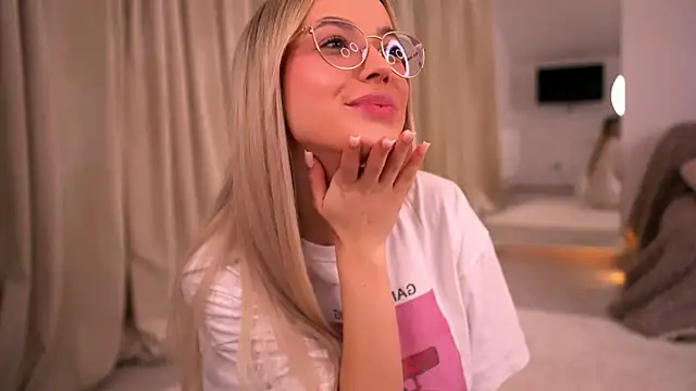 KylieJoyce Show Webcam