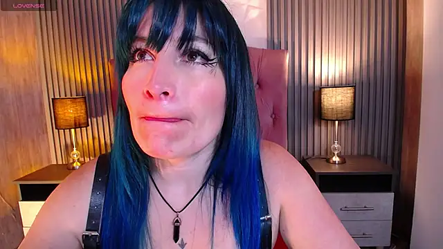 alicia_moom Adlı Modelin Canlı XXX Sohbeti