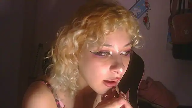 Show de LadyhNigth na webcam