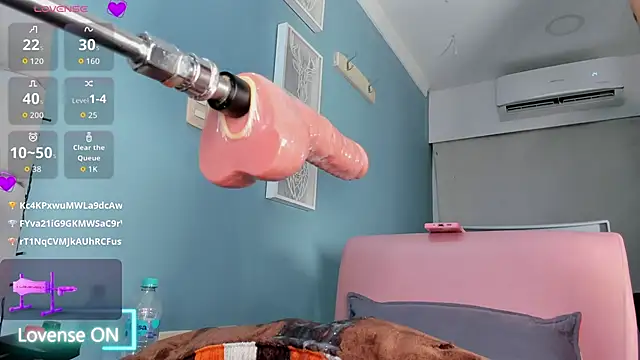 Luna_Raay Show in webcam