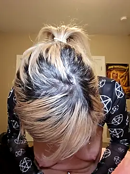 Chat XXX en directo de AmethystFoxx