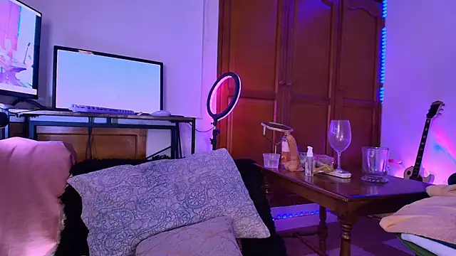 Giantonelawow Chat XXX live