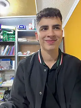 แชท XXX สดของ AdrianRinaldi