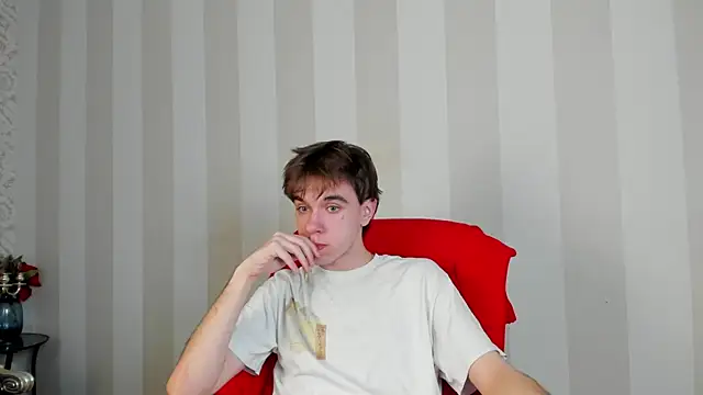 Show modela DaveBevy na web-kameri