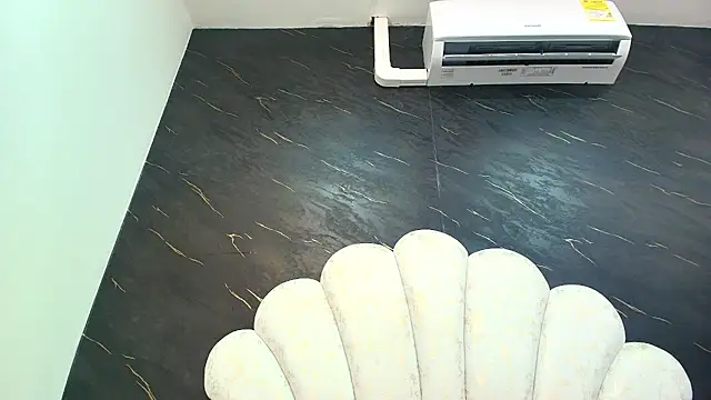 Chat +18 de kissme_luna ao vivo