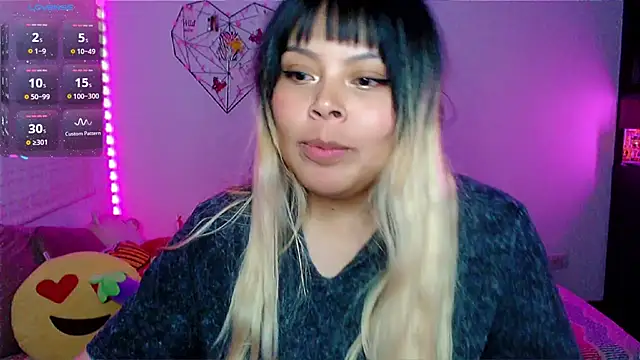 EllieMoonX's Live XXX Chat