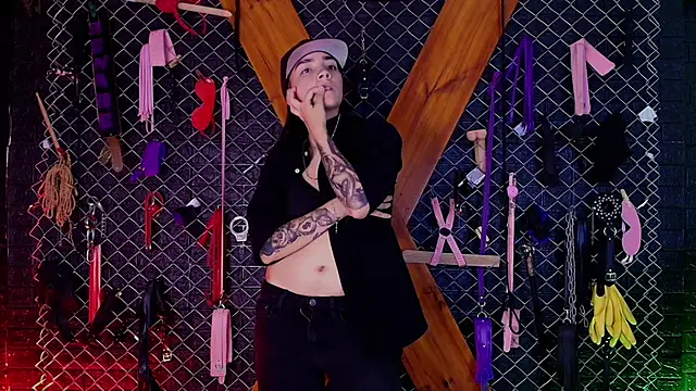 Chat +18 de Bellatrix_Infernal_BDSM ao vivo