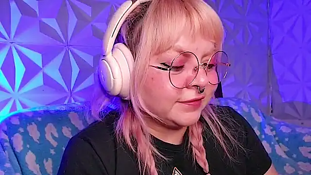 Satyn_doll 即時 XXX 聊天