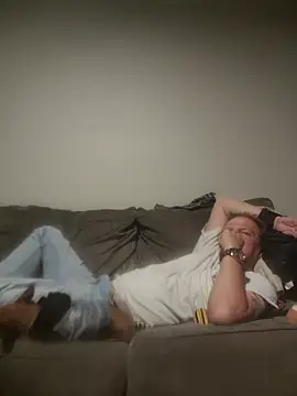 yourMasterisBored Show in webcam