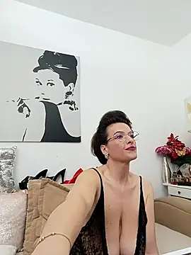 RebeccaNoble 即時 XXX 聊天