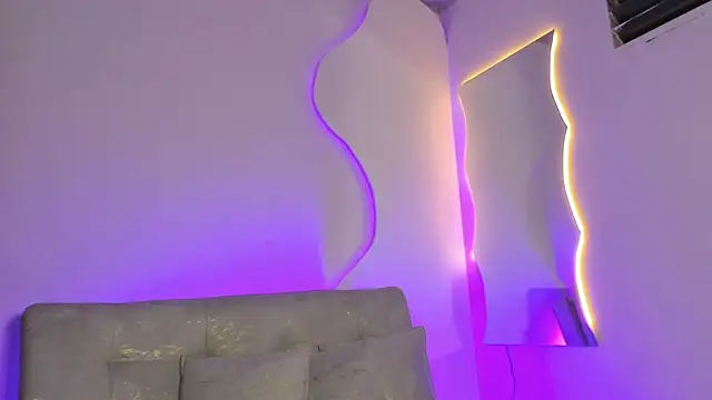 แชท XXX สดของ AdharaHamilton_