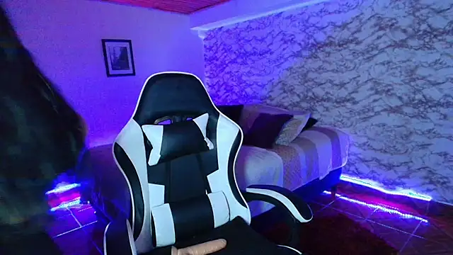 Chat XXX en directo de Camila_IRoose