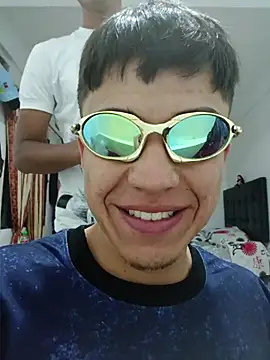 TwoMuchFun11 Show in webcam