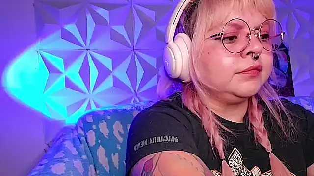 Satyn_doll Adlı Modelin Canlı XXX Sohbeti