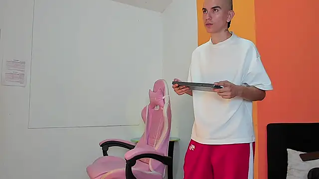 Rowan_Cleyn Webbikameraesitys