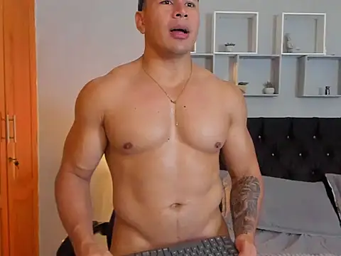 Chat XXX en directo de tyler_hank01