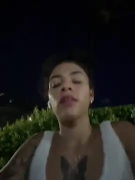 pretty_pettite Adlı Modelin Canlı XXX Sohbeti