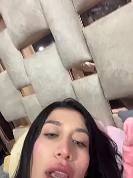 Emmily_19 – Live XXX-chat