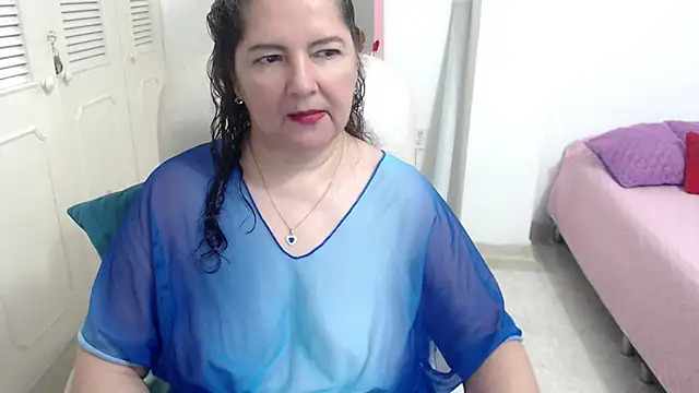 leonela_69 live XXX chat