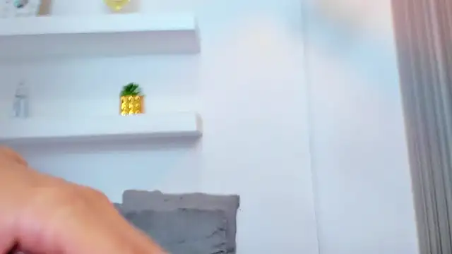 IsabellaMonet Chat XXX in diretta