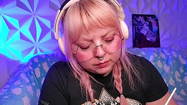 Satyn_doll Chat XXX in diretta