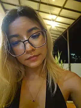 Pretty_roxxyy Chat XXX in diretta