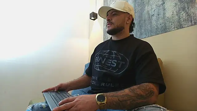 TROY_KIRK Pertunjukan Webcam