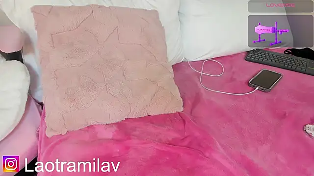 MilaVelour Chat XXX in diretta