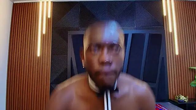 Pokazy przed kamerką – Oliver_Laurent_