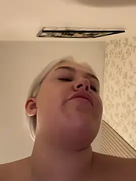 Goddess-Princesss Adlı Modelin Canlı XXX Sohbeti