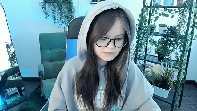 Elainebeness Chat XXX in diretta