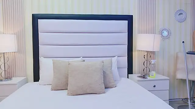 AnnaQuinnのライブXXXチャット