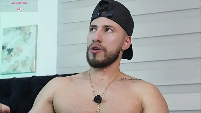 Živý XXX chat Thiago_Hill