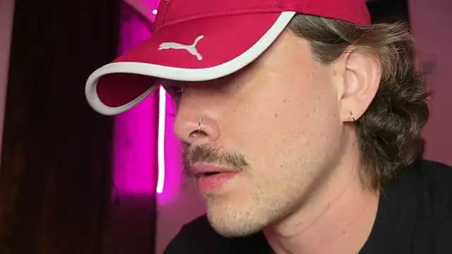 mcklister_kinky_feets: διαδικτυακό σόου στην κάμερα