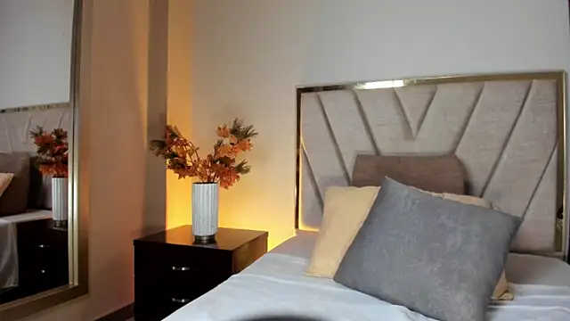 AnnaDenver Chat XXX in diretta