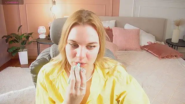 Glow_Margo Live XXX-chat