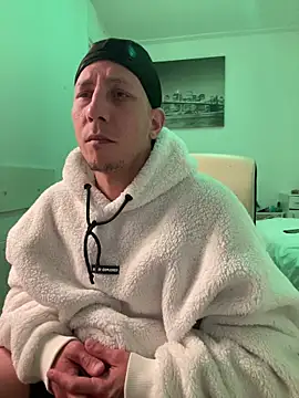 TitanNoir élő XXX-chatje