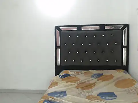 Dayanisxxx's Live XXX Chat