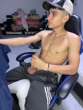 nic_2005: онлайн-секс-чат