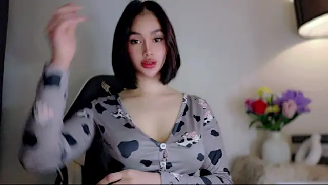 Pokazy przed kamerką – Anna_HollyDoll